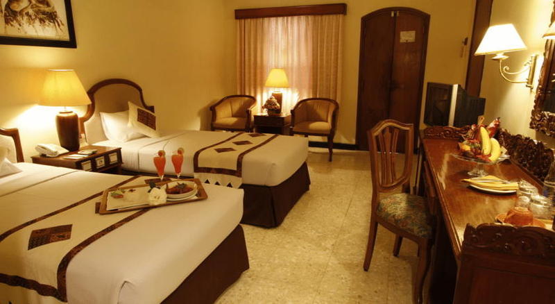 Puri Artha Hotel Γιογκιακάρτα Εξωτερικό φωτογραφία