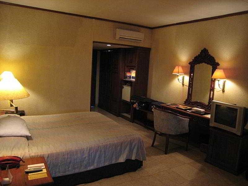 Puri Artha Hotel Γιογκιακάρτα Εξωτερικό φωτογραφία