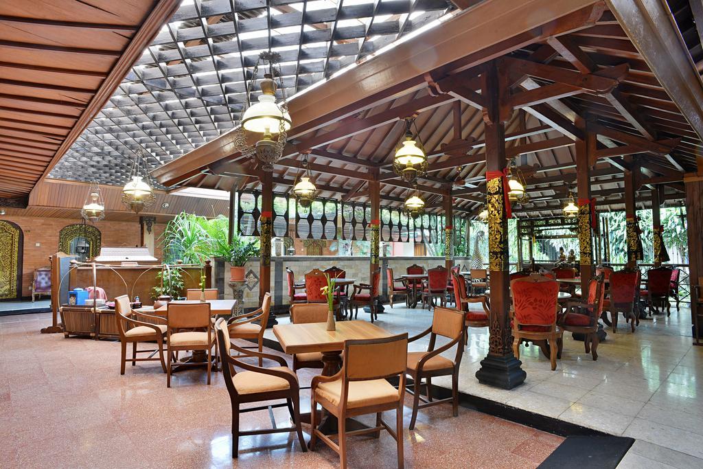 Puri Artha Hotel Γιογκιακάρτα Εξωτερικό φωτογραφία