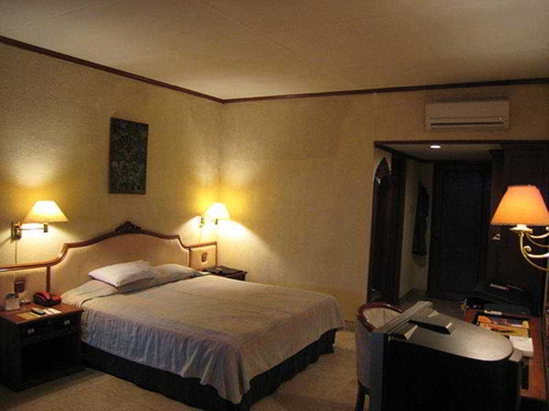 Puri Artha Hotel Γιογκιακάρτα Εξωτερικό φωτογραφία