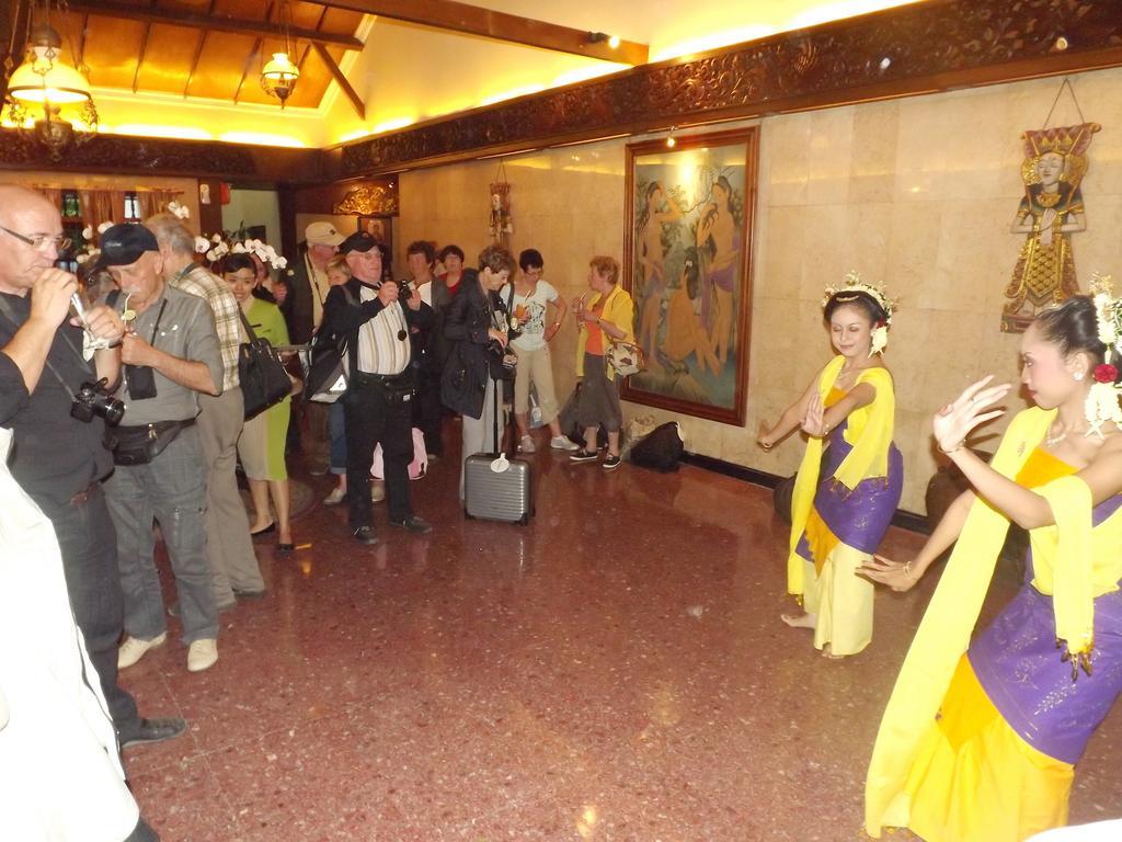 Puri Artha Hotel Γιογκιακάρτα Εξωτερικό φωτογραφία