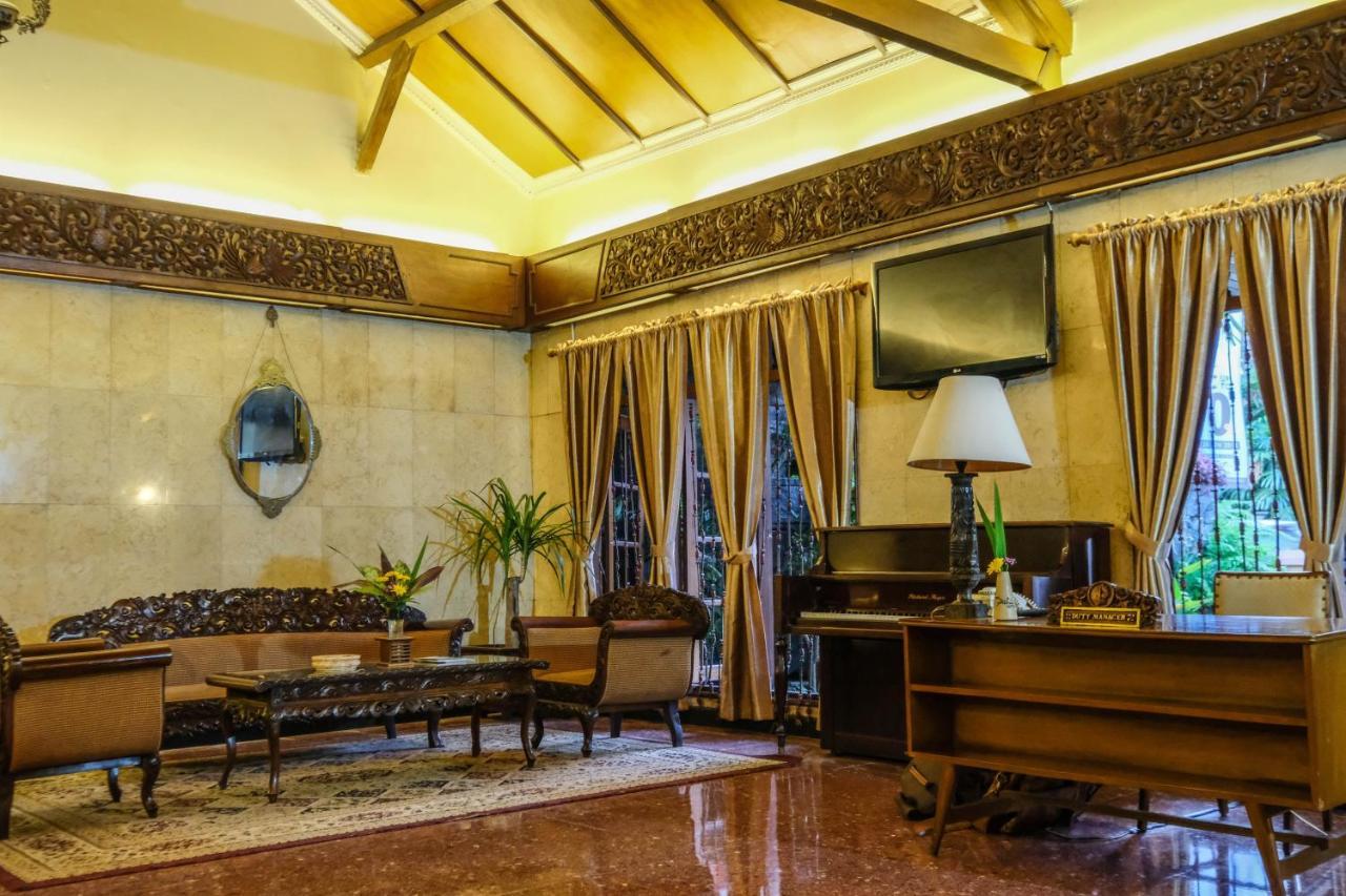 Puri Artha Hotel Γιογκιακάρτα Εξωτερικό φωτογραφία