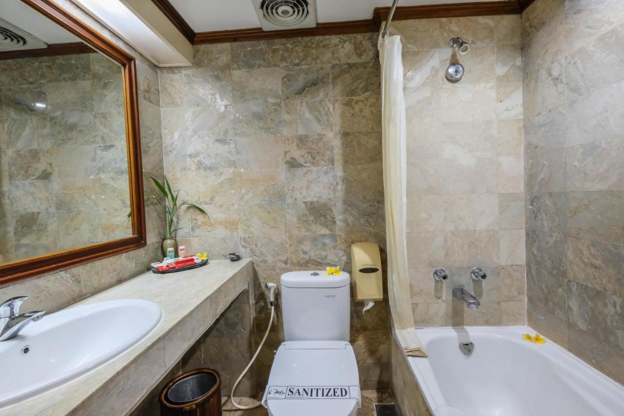 Puri Artha Hotel Γιογκιακάρτα Εξωτερικό φωτογραφία